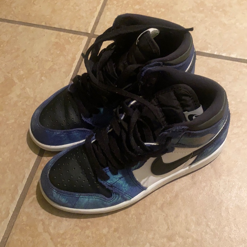 Kids Jordan 1s